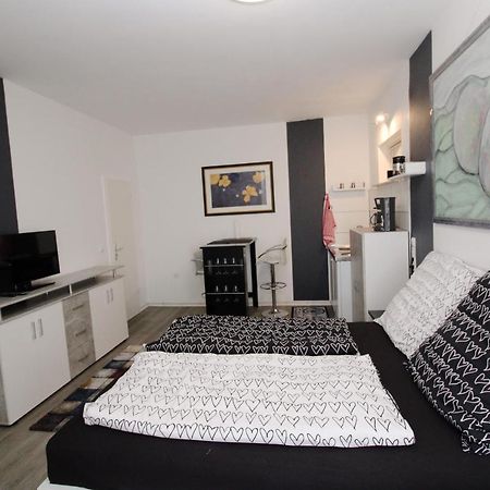 Schickes Ferienapartment In Habichtswald-Ehlen Bagian luar foto