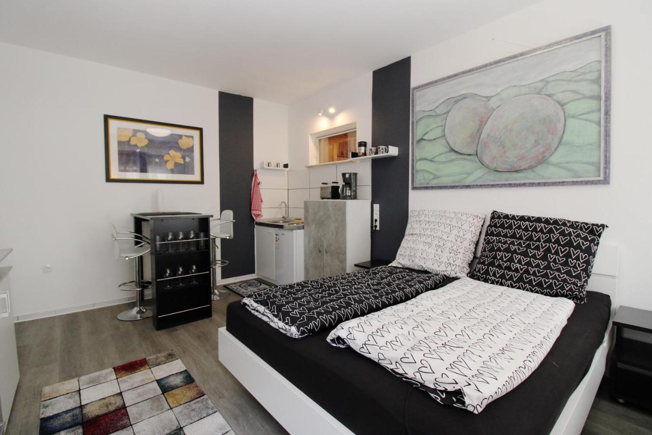 Schickes Ferienapartment In Habichtswald-Ehlen Bagian luar foto